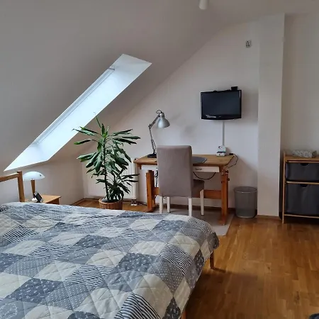 Apartment Zweibettzimmer Mit Kuche Und Bad Zorbig